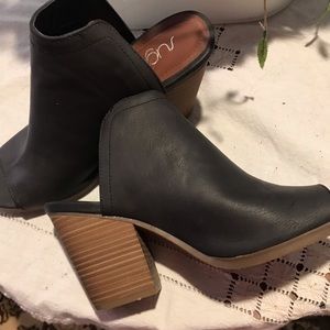 3” black slip on chunky heal. Never worn.